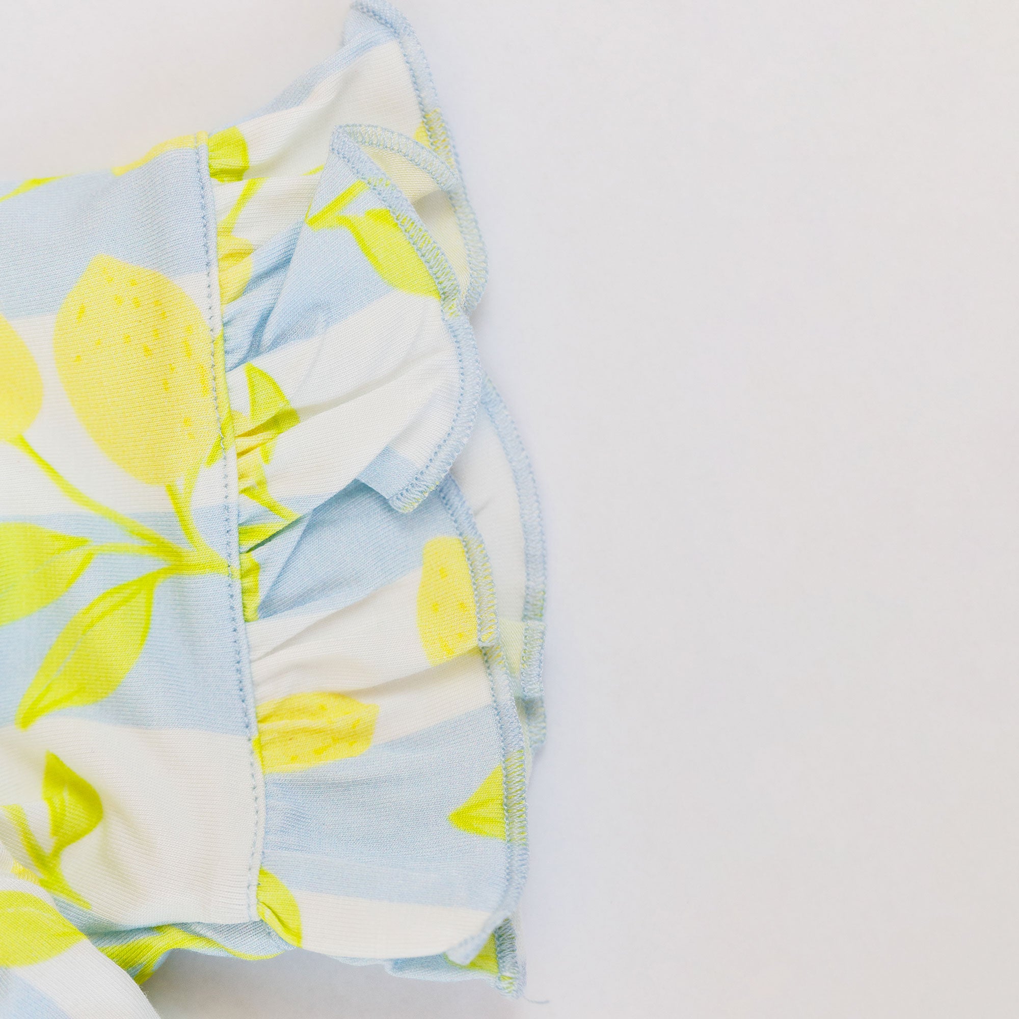 lemon pattern on a white background